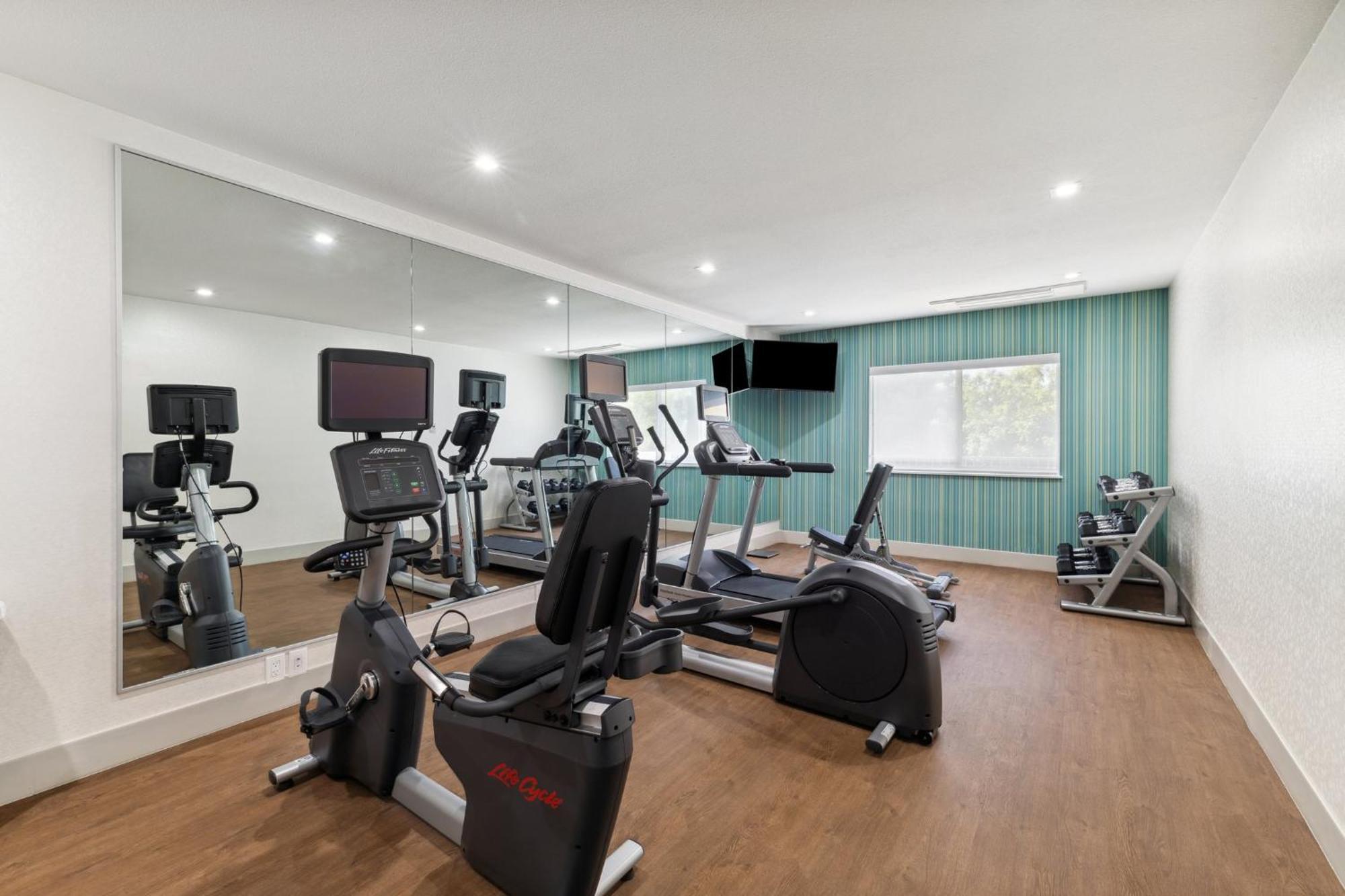 Holiday Inn Express & Suites Mountain View Silicon Valley By Ihg Zewnętrze zdjęcie